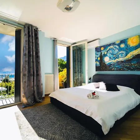 Montebello Couette-café 3*